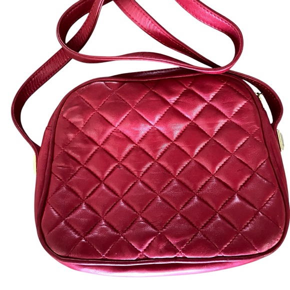 Judith Leiber Red Quilted Crossbody Bag with Diamond Pattern Kid leather - Picture 3 of 14